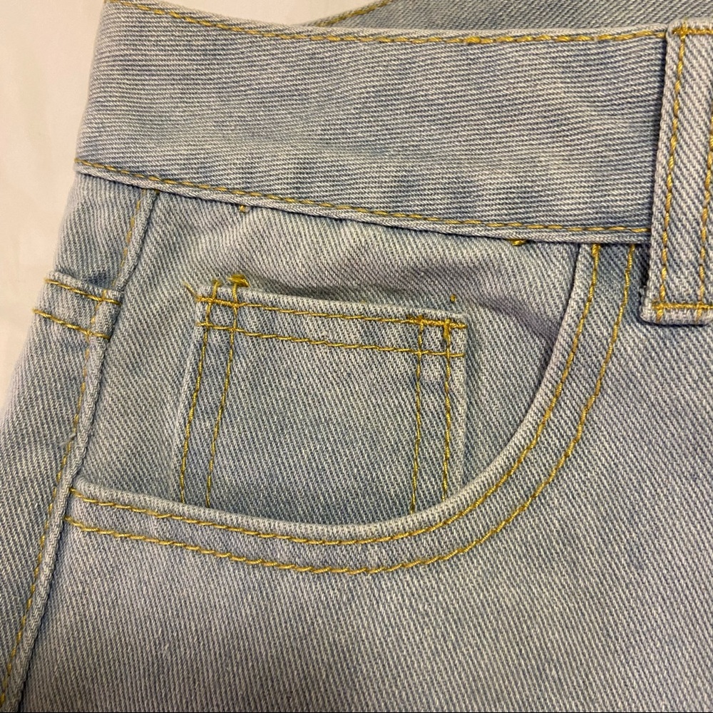 Jeans - Picture 10 of 12